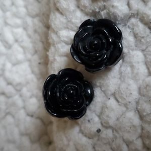 1" Black Flower Gothic Post Earrings - Black
